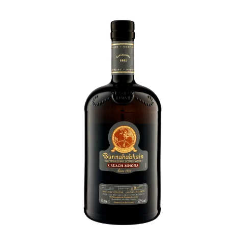 Whisky bottle shot as a 2D packshot