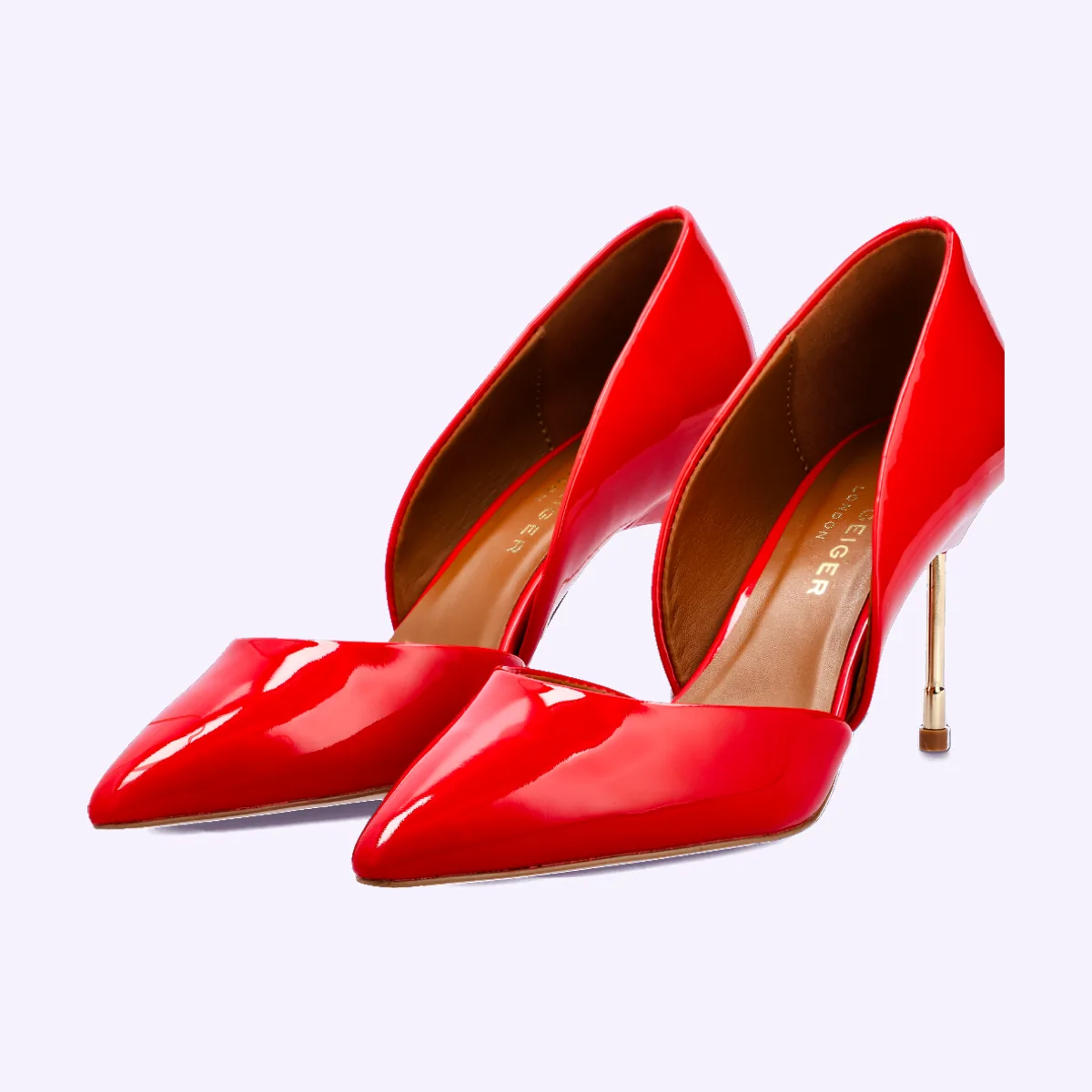 Packshot, red patent heels