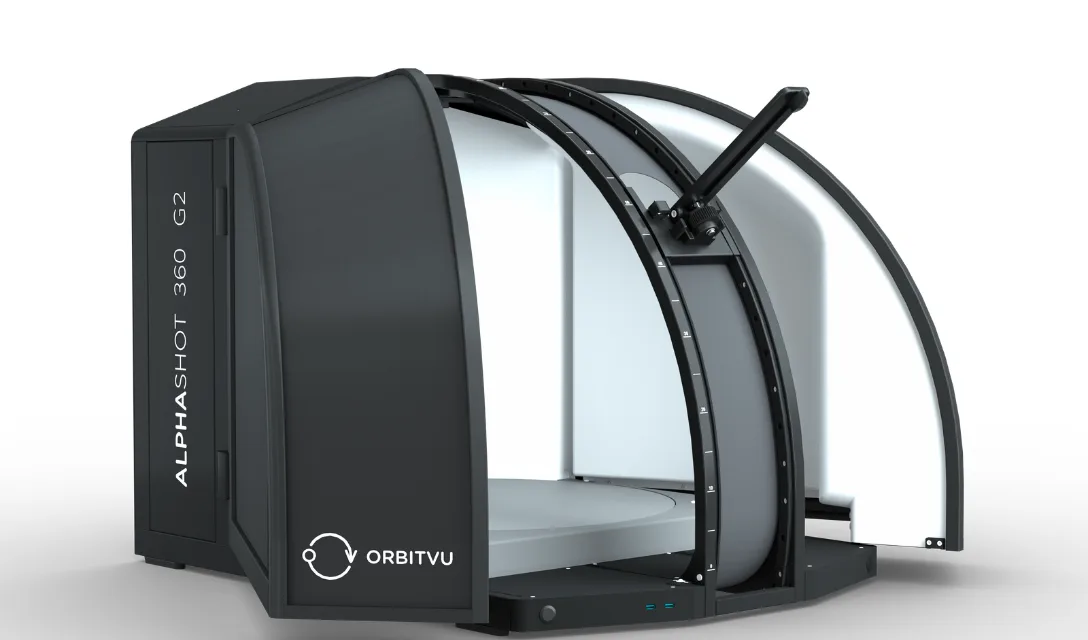 Alphashot 360 G2 studio exterior, three-quarter view with door open
