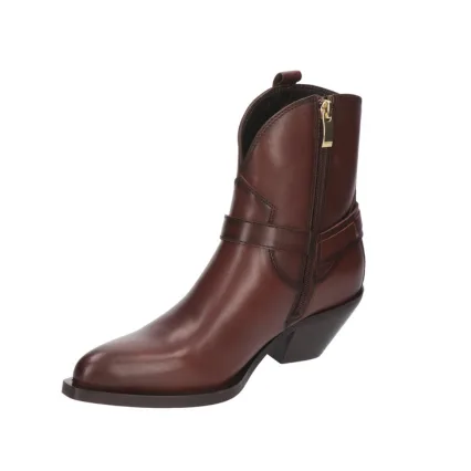 Leather boot photographed for e-commerce